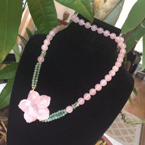 Beautiful roses quartz necklace